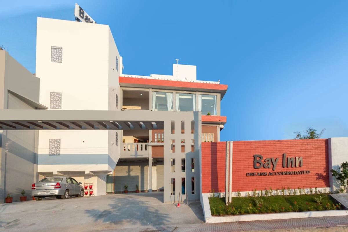 Hotel BAY INN (Super Deluxe Rooms)