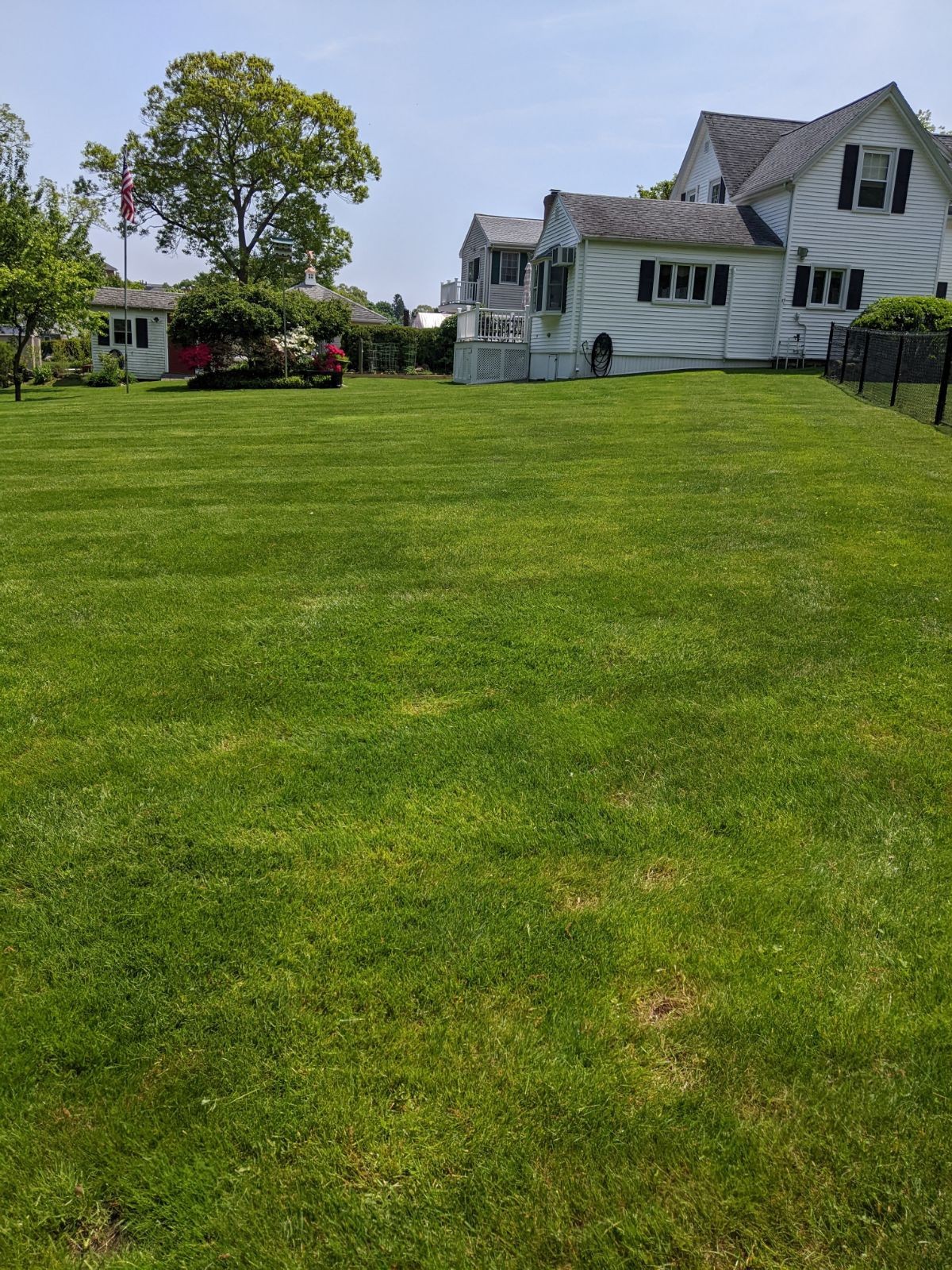 Single family w large yard close to Salem&Boston