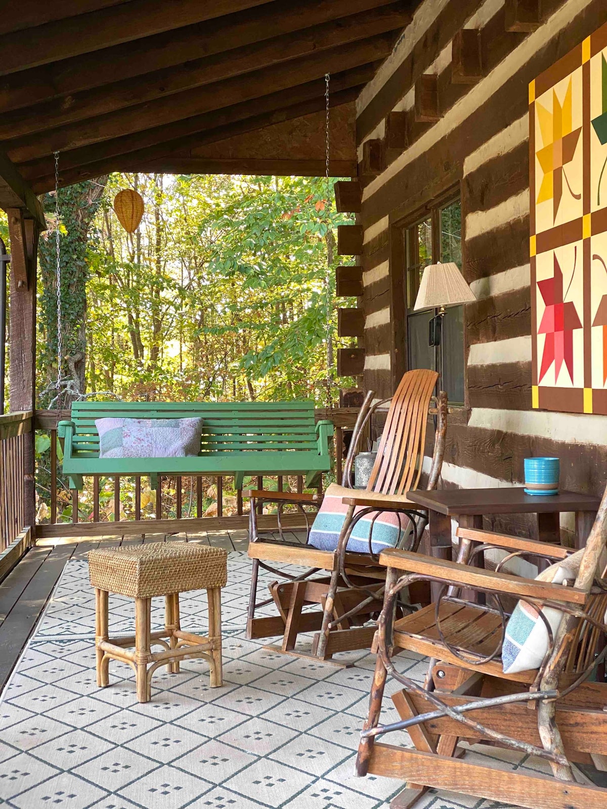 Charming Tryon log cabin.  Great location!