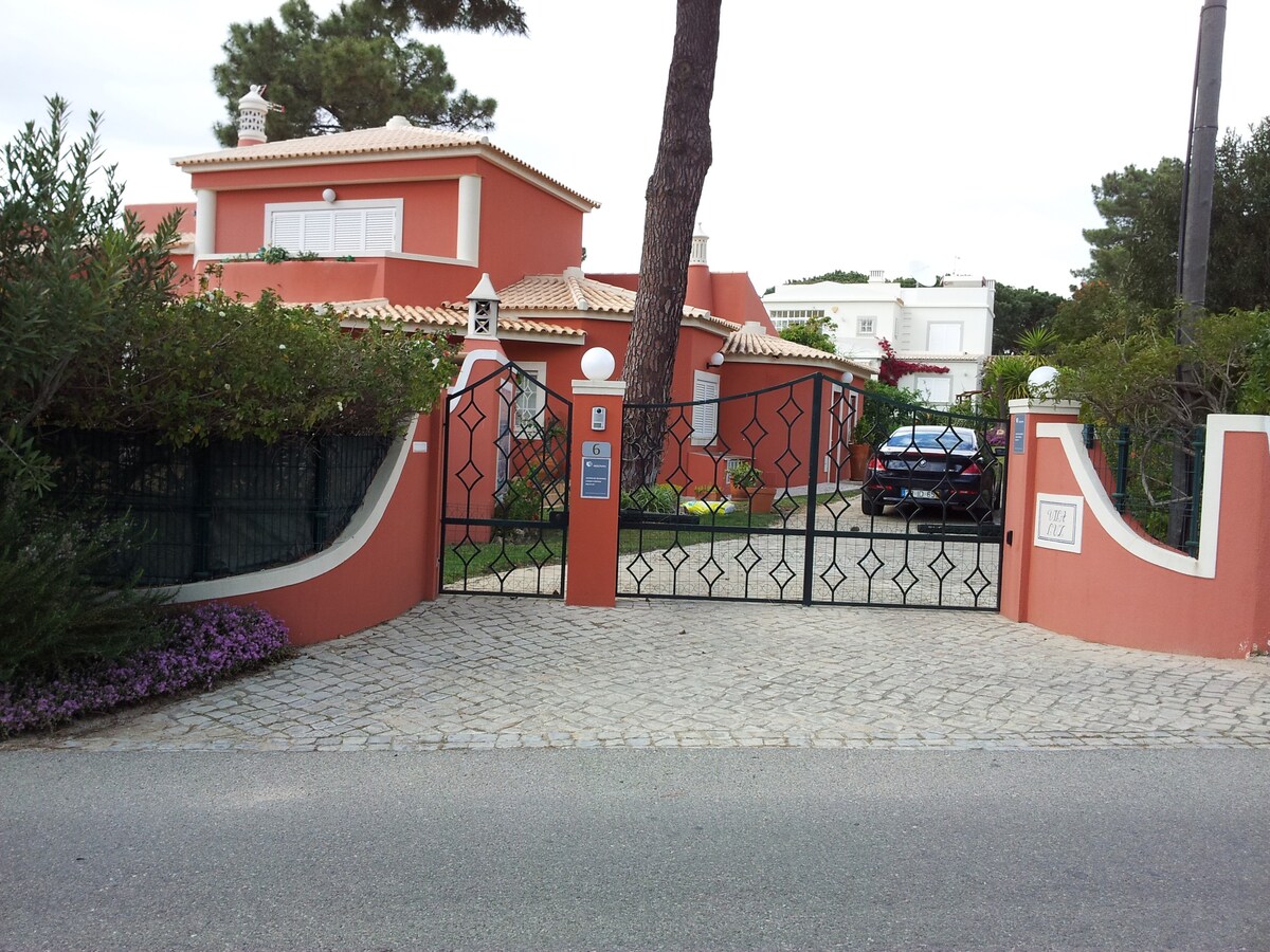 Golfe Villa Luz at Vilamoura附近的房子