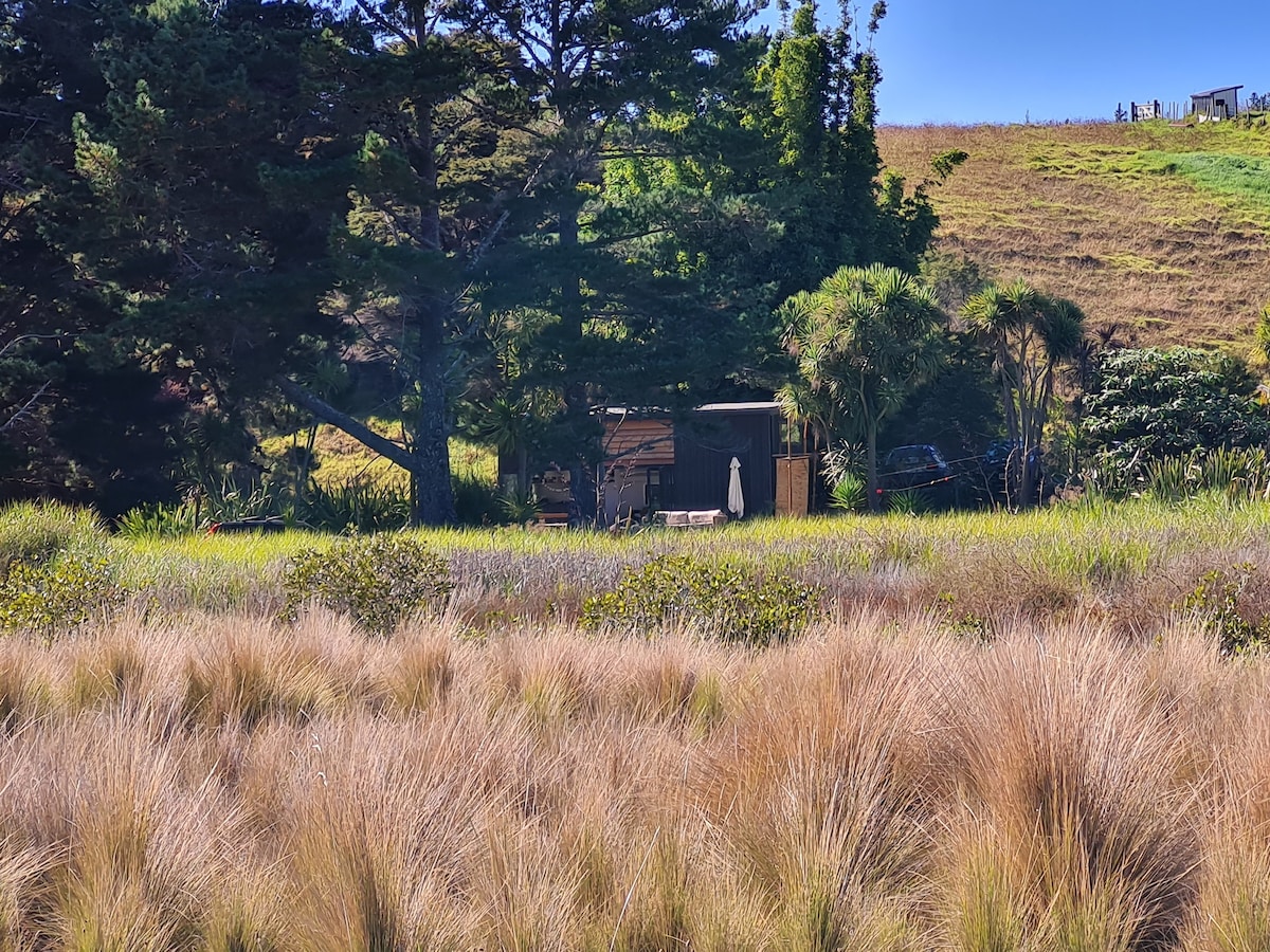 Beautiful Tiny house in Rural/Coastal Setting