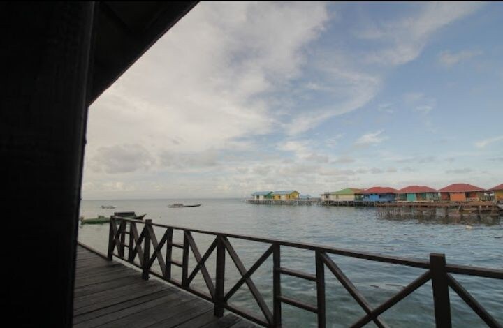 德拉旺岛（ Derawan Island ）水上乡村小屋
