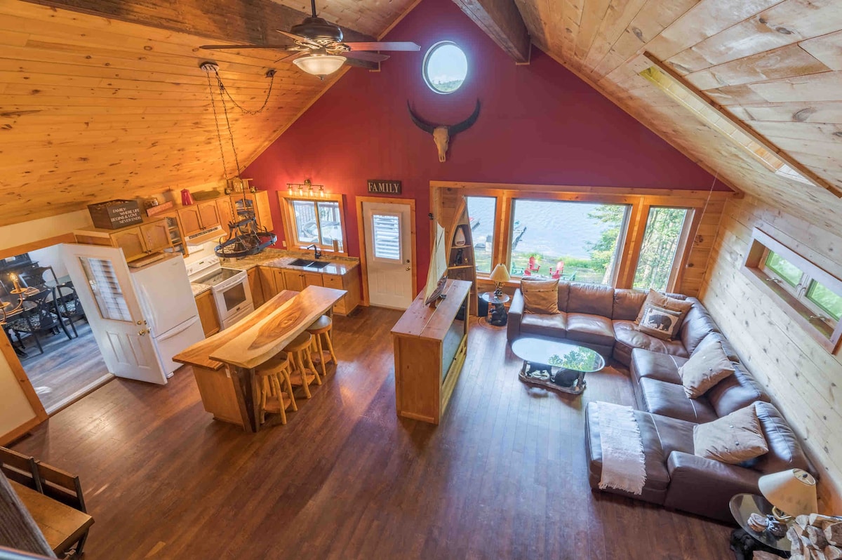 Vicky 's Hideaway Resort-Bancroft Diamond Lake