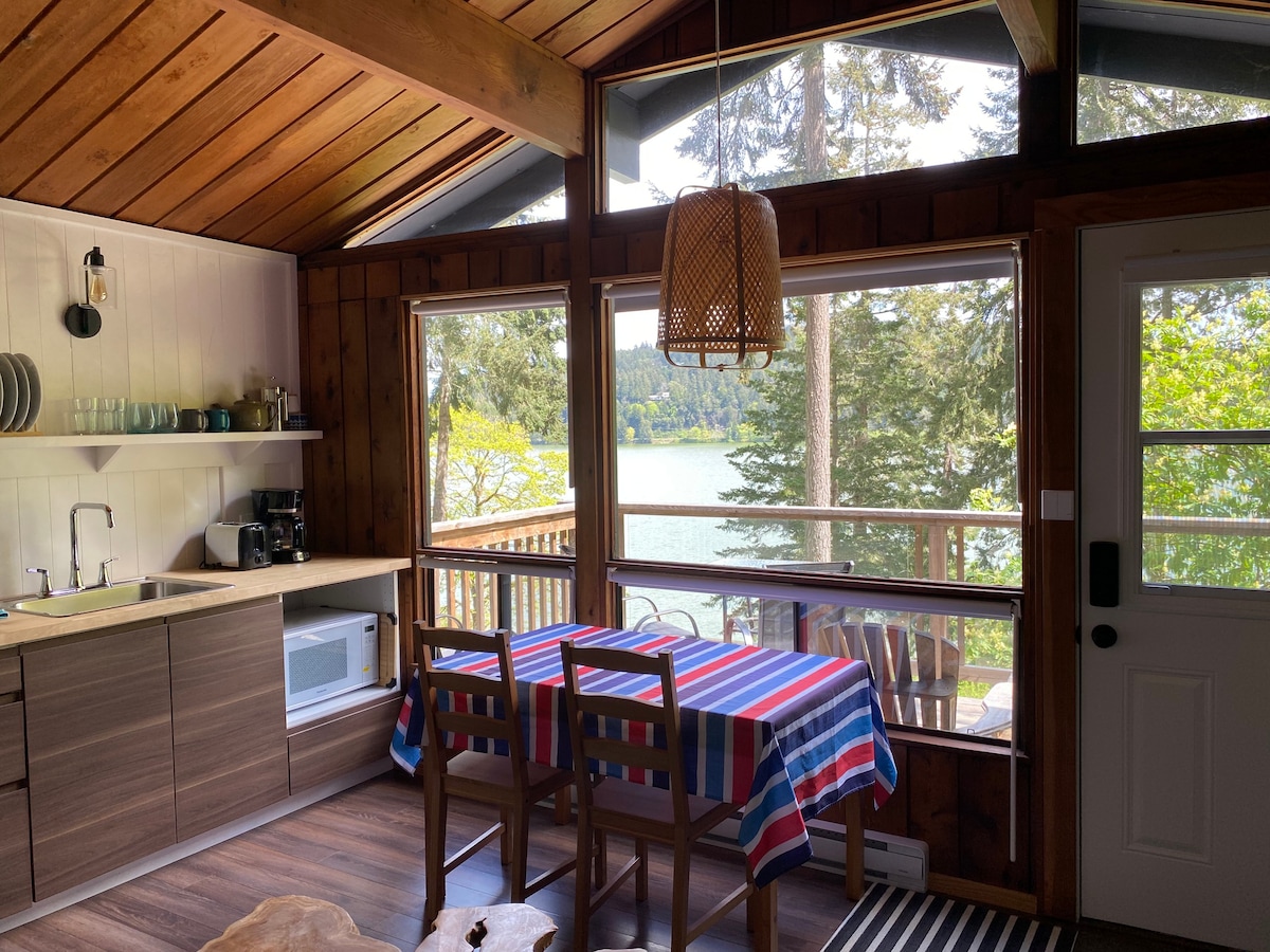 Cabin #1 Maple Ridge Cottages