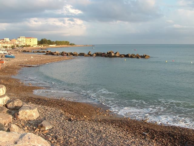 Marina di Caronia的民宿