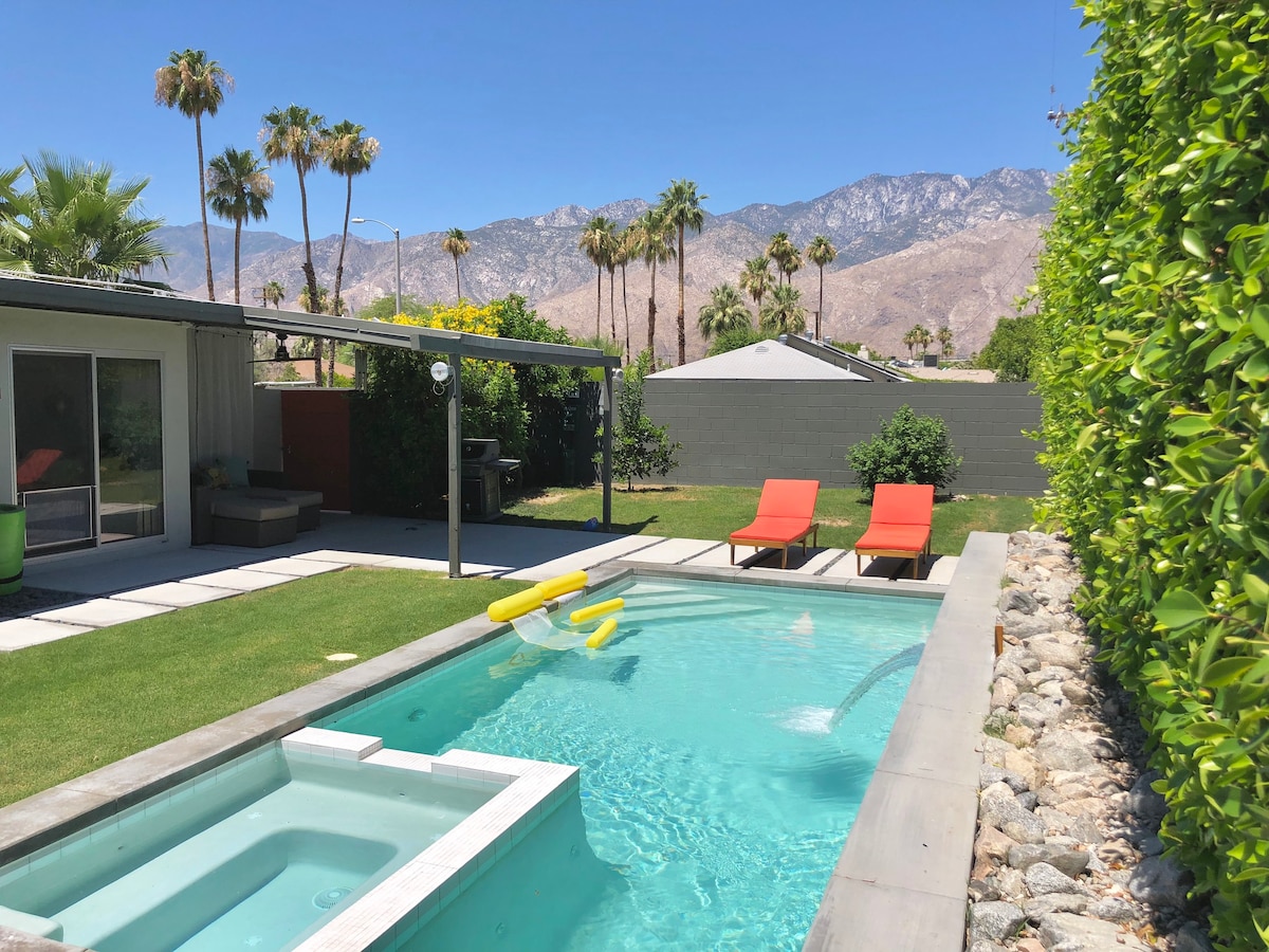 位于PALM SPRINGS Organic & Holistic的复古RANCHITO