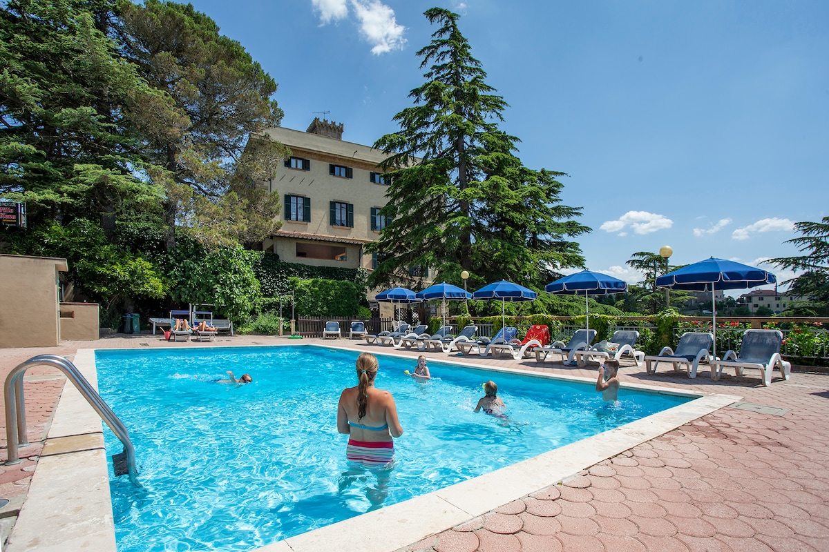 Appartamento in Residence con Piscina e Giardino