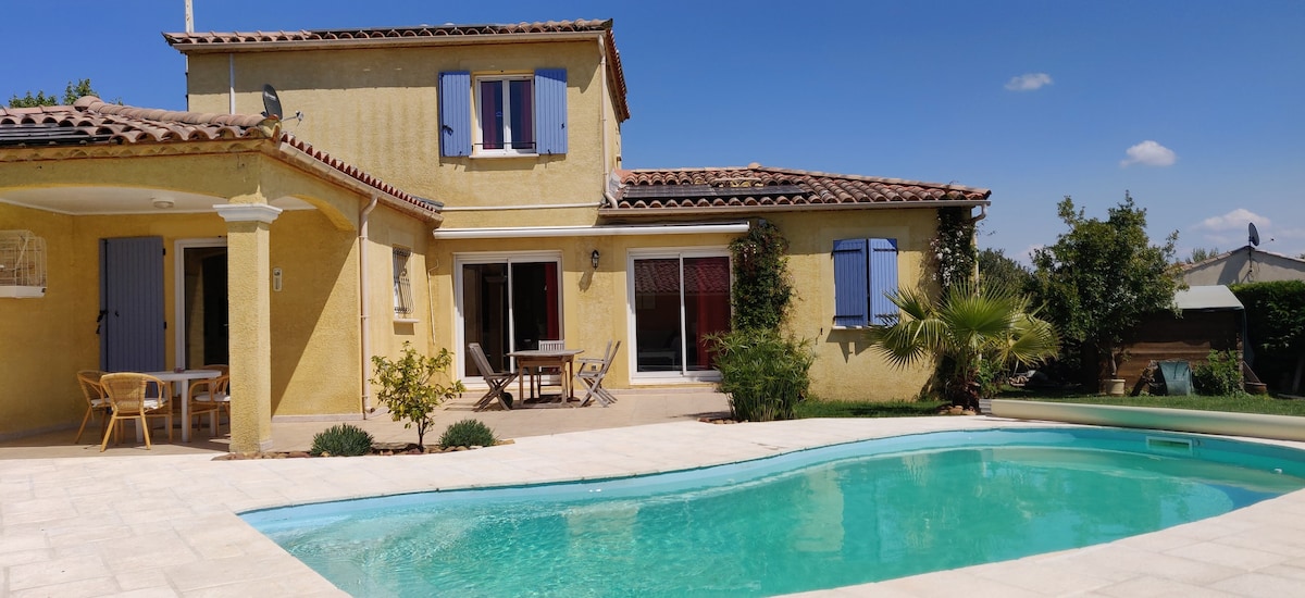 Villa 10 p met verwarmd zwembad nabij Pont du Gard