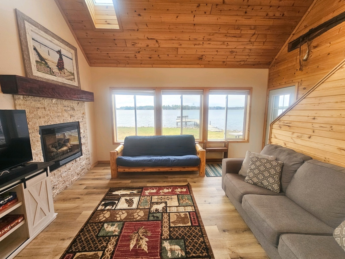 Huber Cottage - Lakefront Cabin w/Dock and Beach