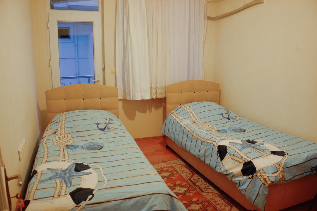 Fethiye房间可供出租空调双人床阳台，无线网络