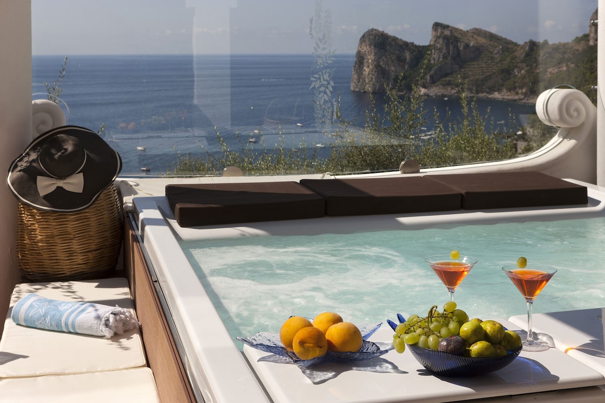 Villa il Glicine luxury stay on the sea