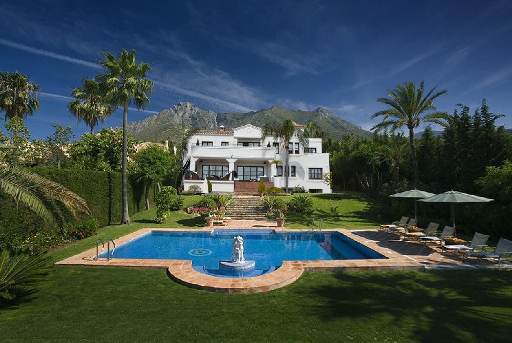 Most Prestigious Villa with Charming Landscapes