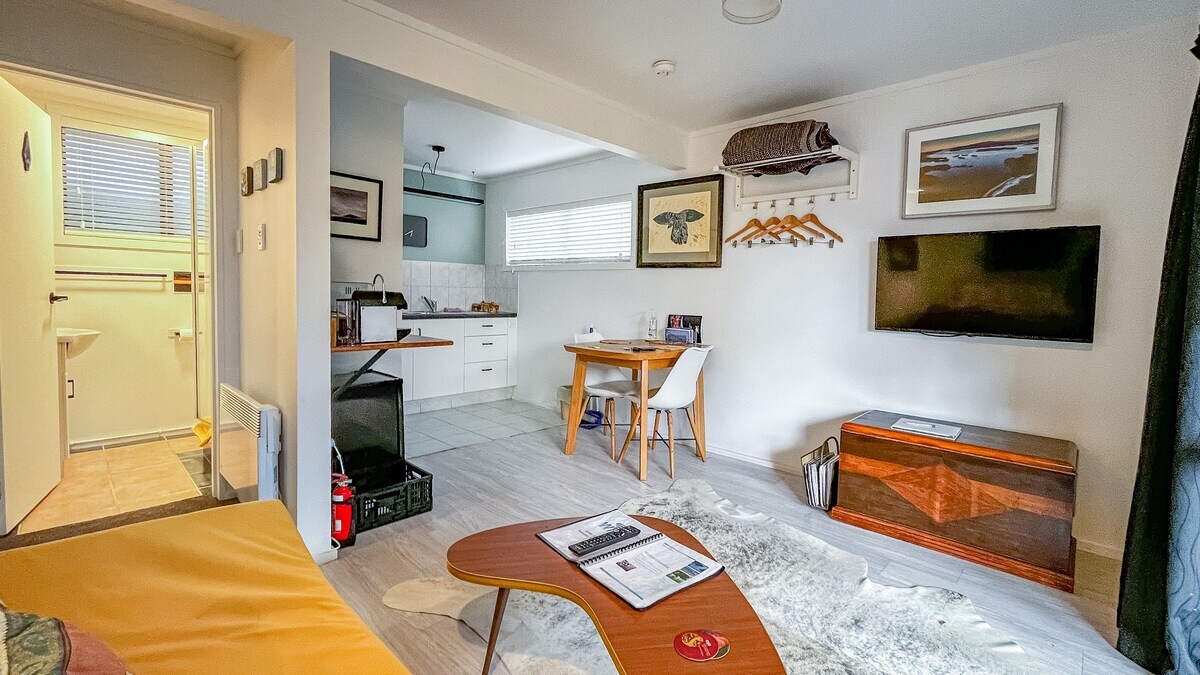 Waikawa Landing : Self Contained Apartment.