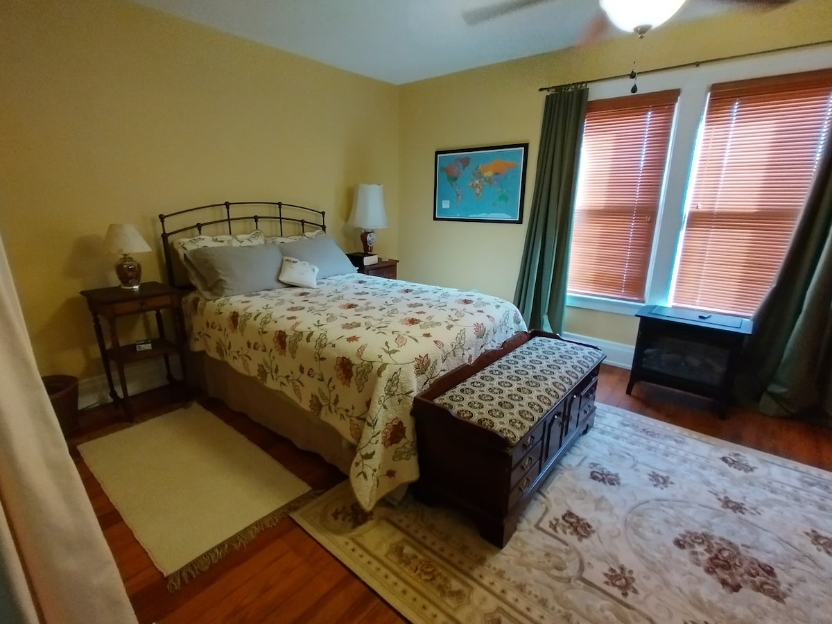 Comfortable/private 2 rooms with free parking