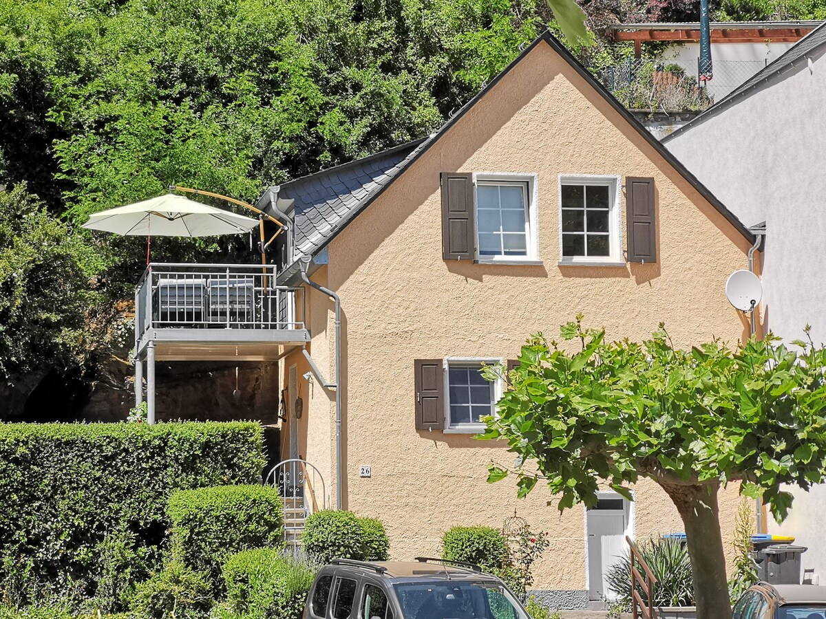 Haus, Balkon und Freisitz zur alleinigen Nutzung!