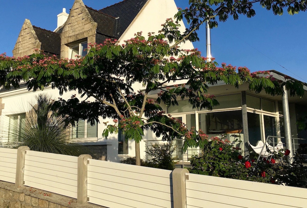 Modern House, Garden & Seaview in Sainte Marine