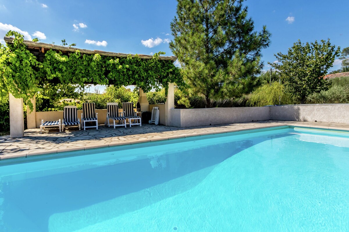 Lovely Villa in Saint-Antonin-du-Var with Pool