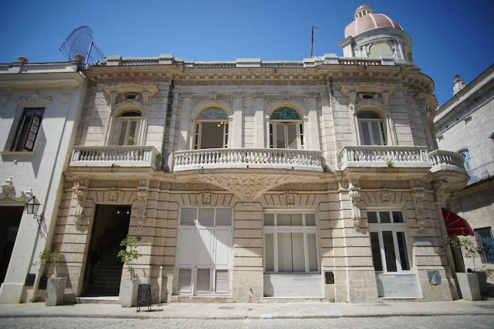 Habana Vieja ciudad Habana的民宿