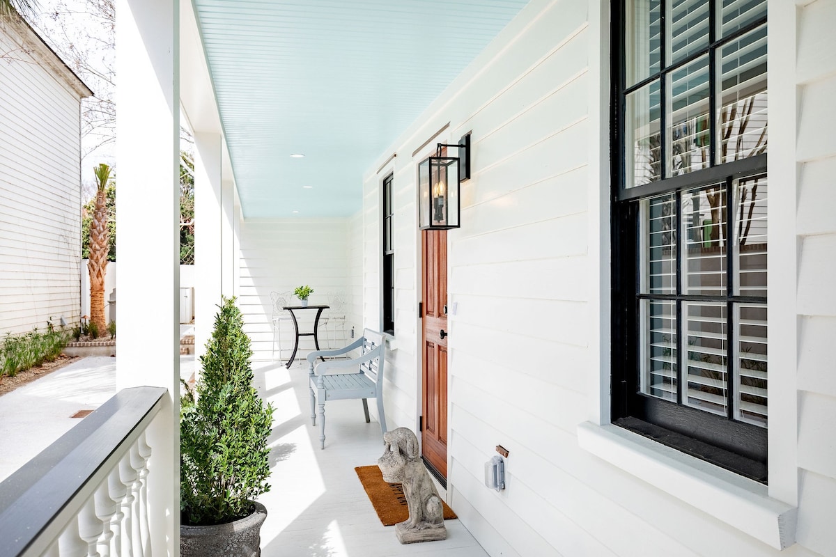 Historic Two Story House w/Private Roof Deck