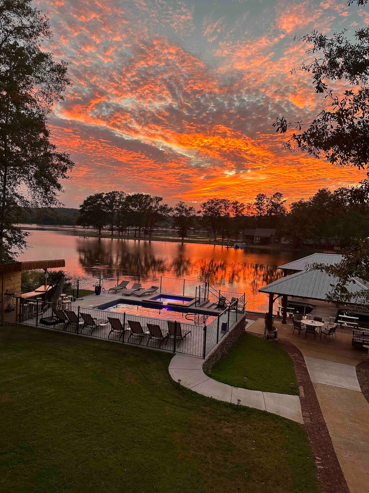 佩里迪斯湖畔别墅（ Perrydise Lakehouse ）