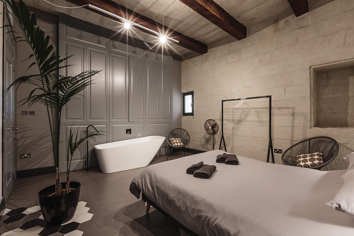 Rabat l.o. MDINA-Designer House "THE BEDROOM-TUB"