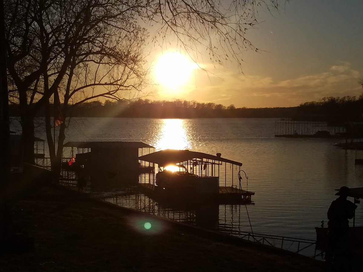 Poet 's Lake Landing on Grand Lake Elk River