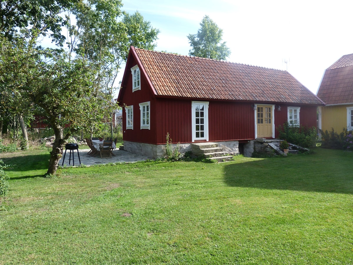Norra Gårdshuset ，靠近大自然和游泳。