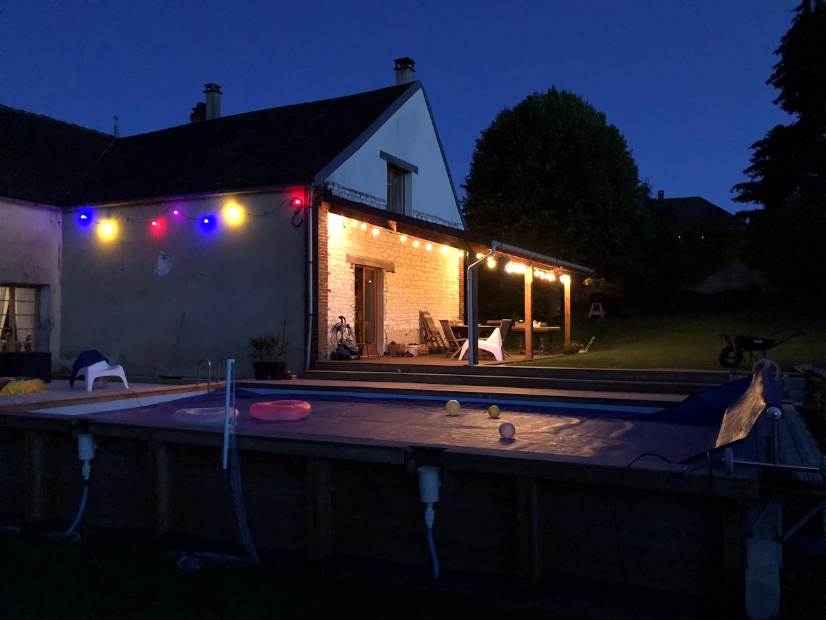 La maison d’en bas avec belle piscine chauffée