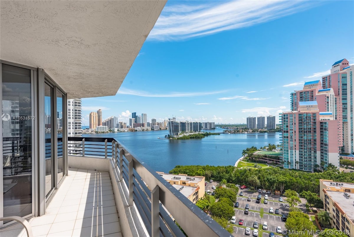 Aventura Sunny Isles Beach. Unbeatable location.