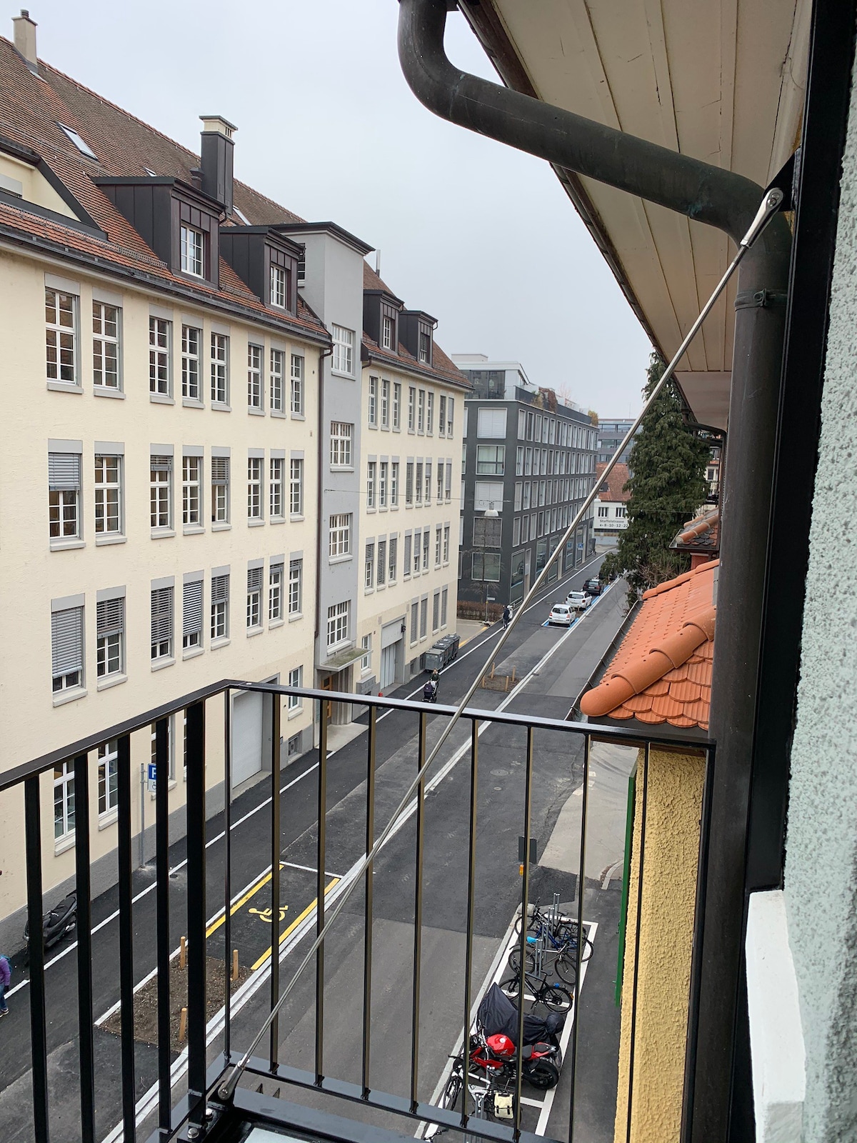 小巧明亮的公寓，距离Hb Zürich 8分钟车程