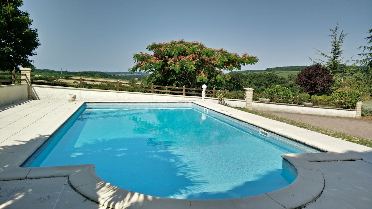 Gite de campagne Piscine & étangs