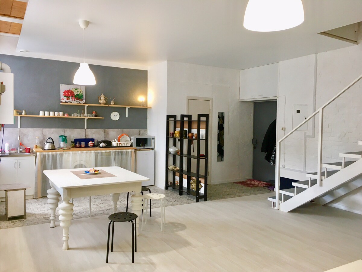 Stylish flat in center. Two bedrooms + FB