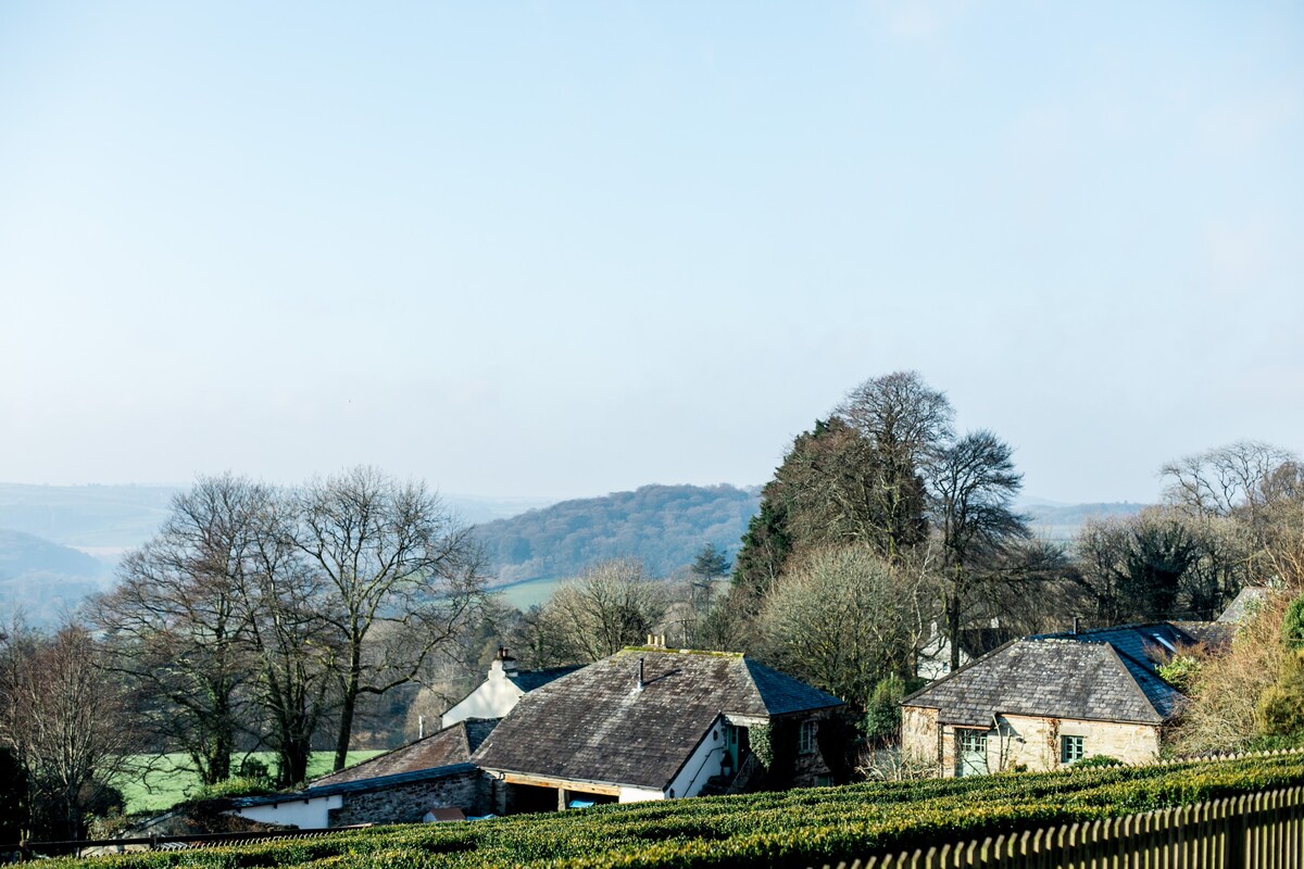 Glynn Barton Farm Cottages- Mill House