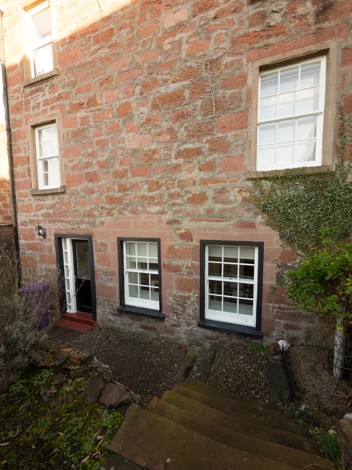 The Gallery Flat, 4 Tannage Brae.