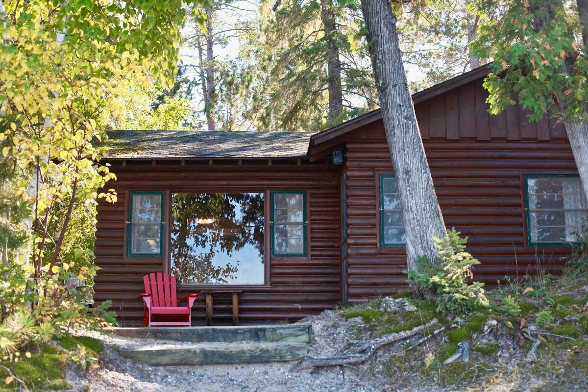 3 bedroom Lake Cabin at Kona Kona Resort