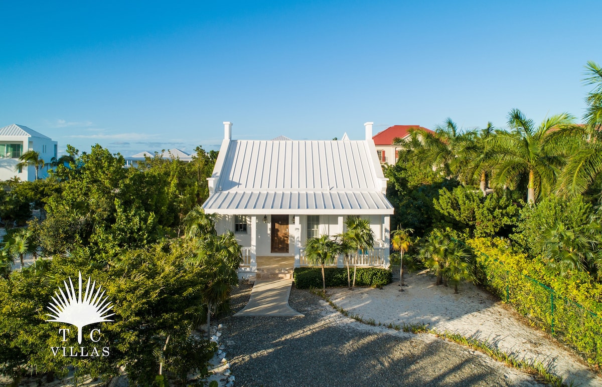 TC Villas -Nutmeg Cottage -Romantic on Grace Bay