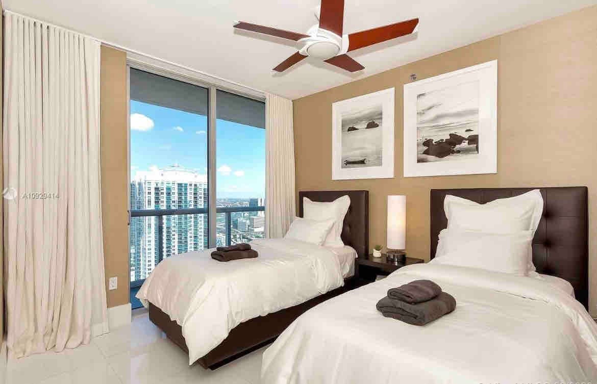Icon Brickell -带城市和海湾景观的豪华双卧室公寓