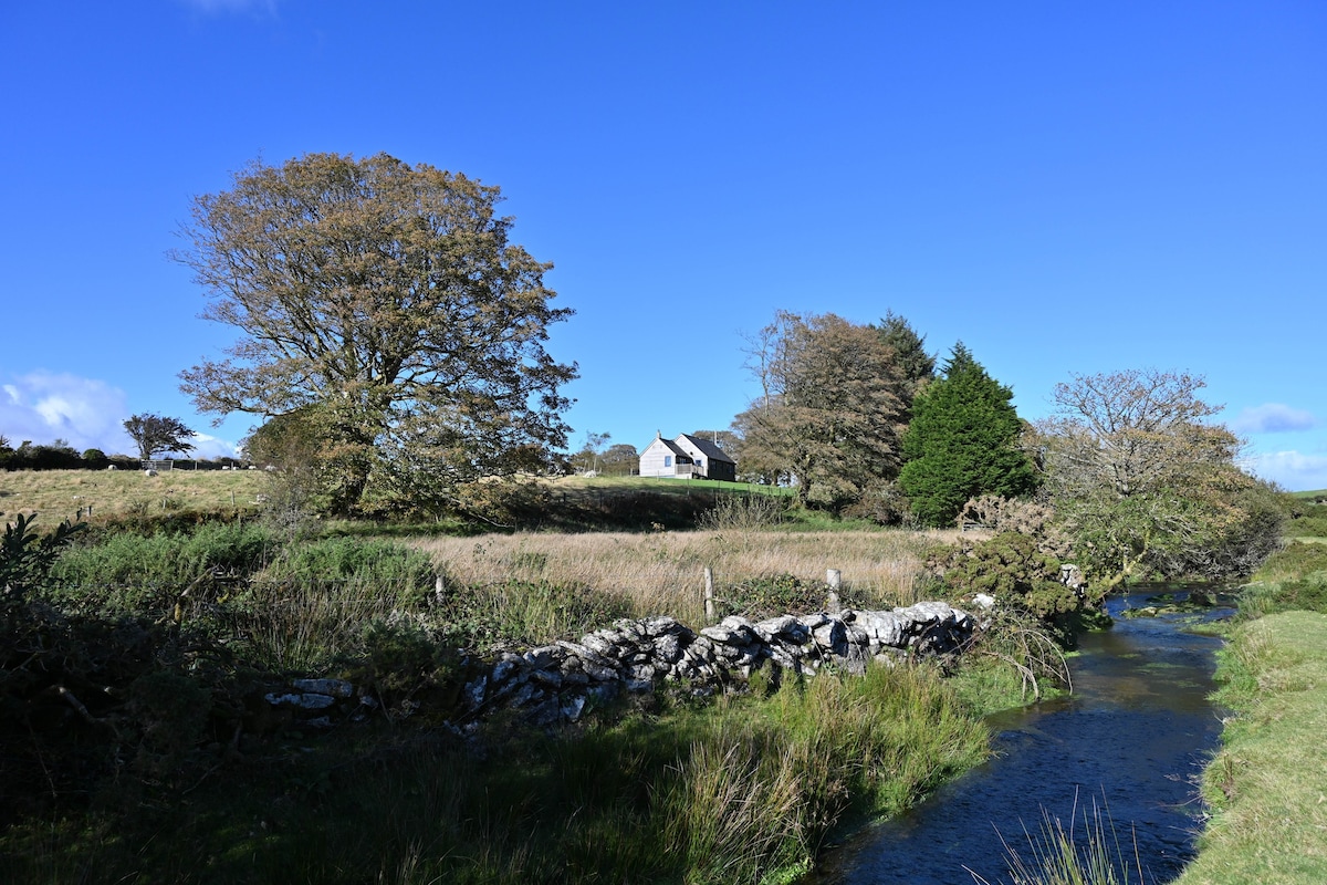 Secluded Moorland Cottage next to Bellever Forest
