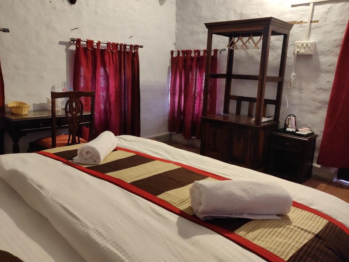 Private Room in Farm House with Activities ,Jaipur