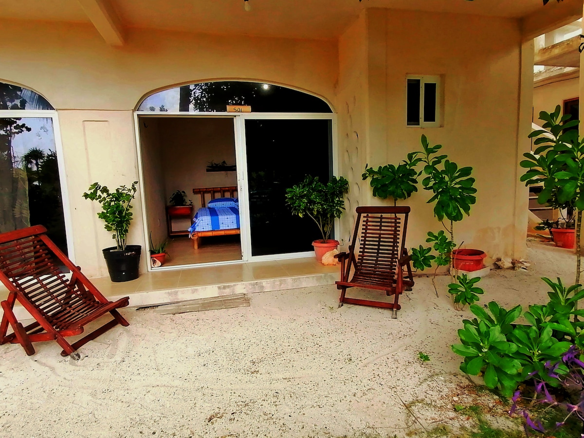 Habitación privada común frente a playa de la costa maya