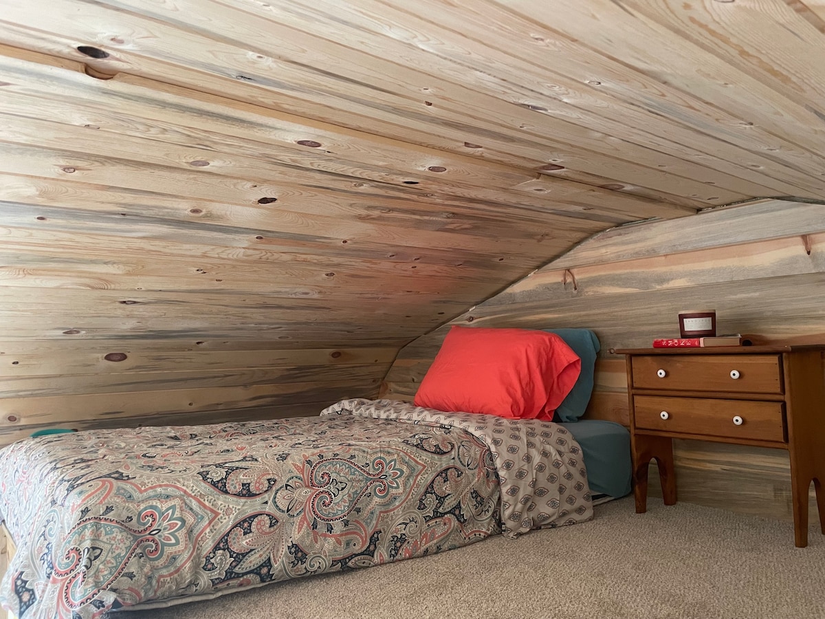 小木屋可欣赏怀俄明州宽敞的开放空间。
