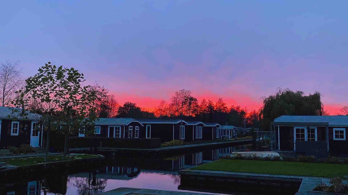 羊角村酒店式水上度假屋 
Giethoorn Hotel Style Holiday House