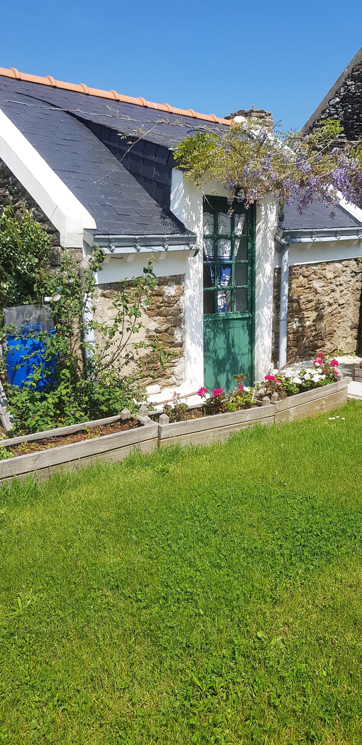 Belle Ile ， Bordilla ： Maisonnette avec jardinette