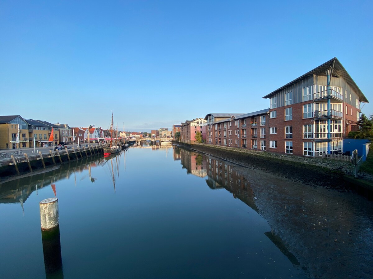 Simmerdeis am Hafen mit exklusiven Meerblick