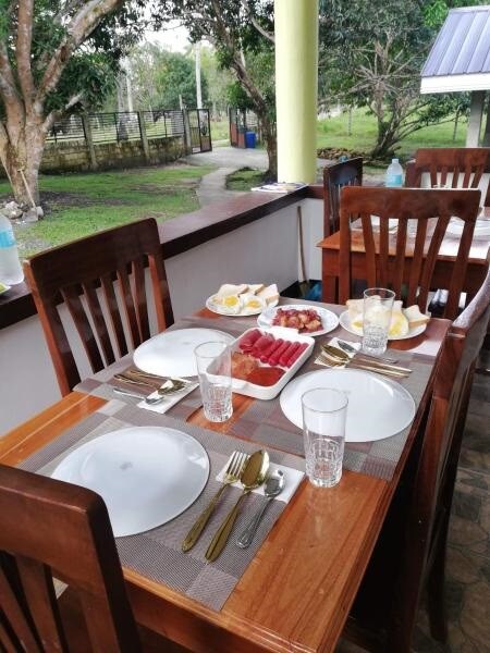 Family AirconRoom 10-12 Guest FreeBreakfast-5 beds