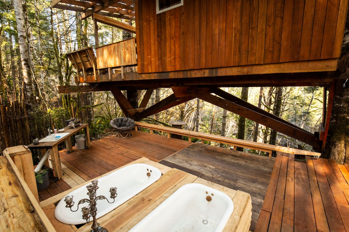 Heartland Treehouse