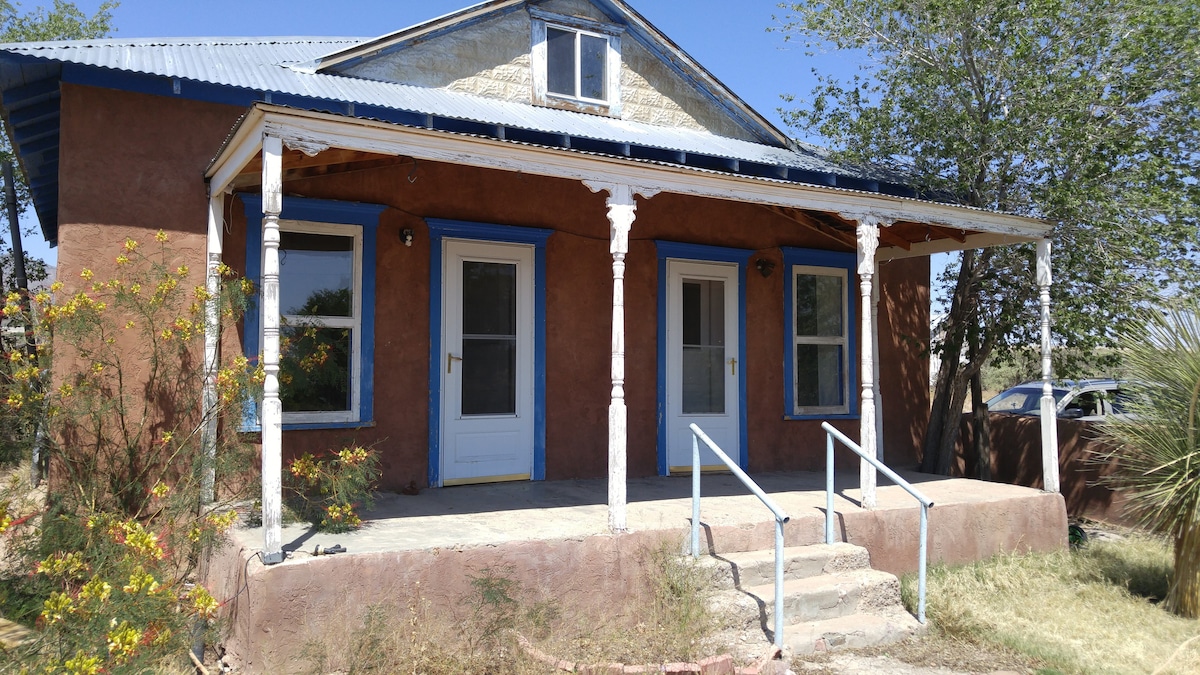 La Casita de Rancho Querencia, early 1900s adobe