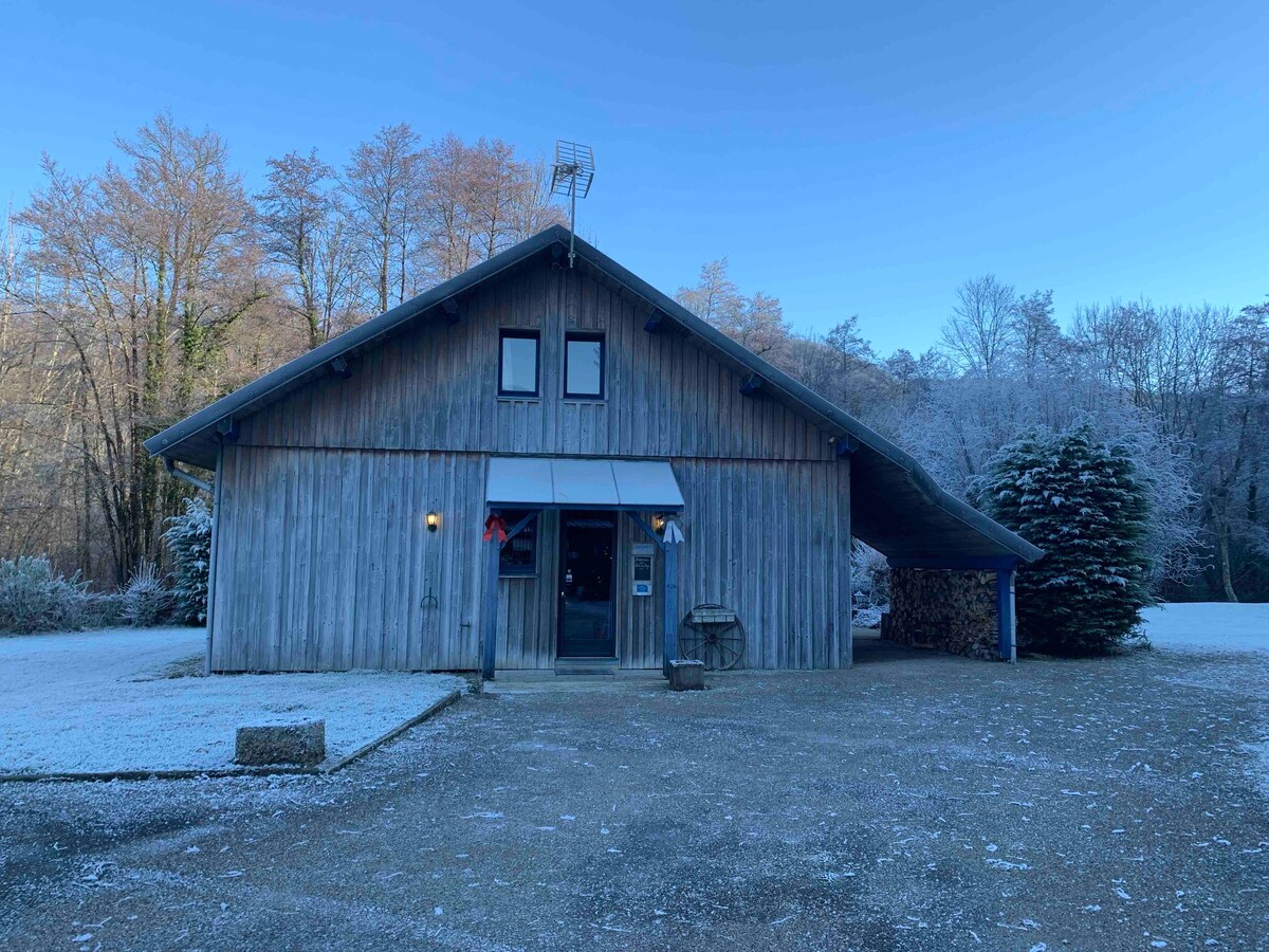 Franche Comte Chalet Ammonites rivière Lison