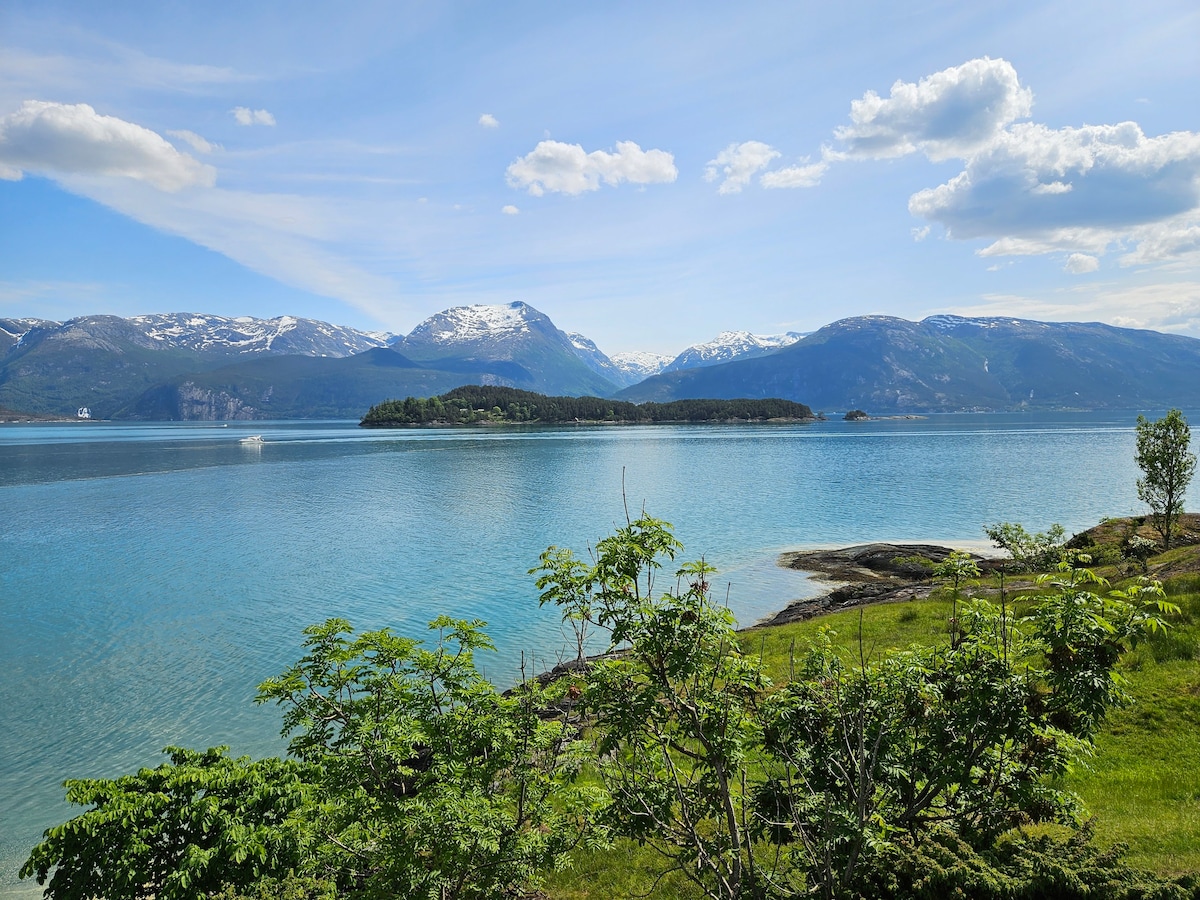 2- Varaldsøy Hardangerfjorden ，乘船2号小木屋