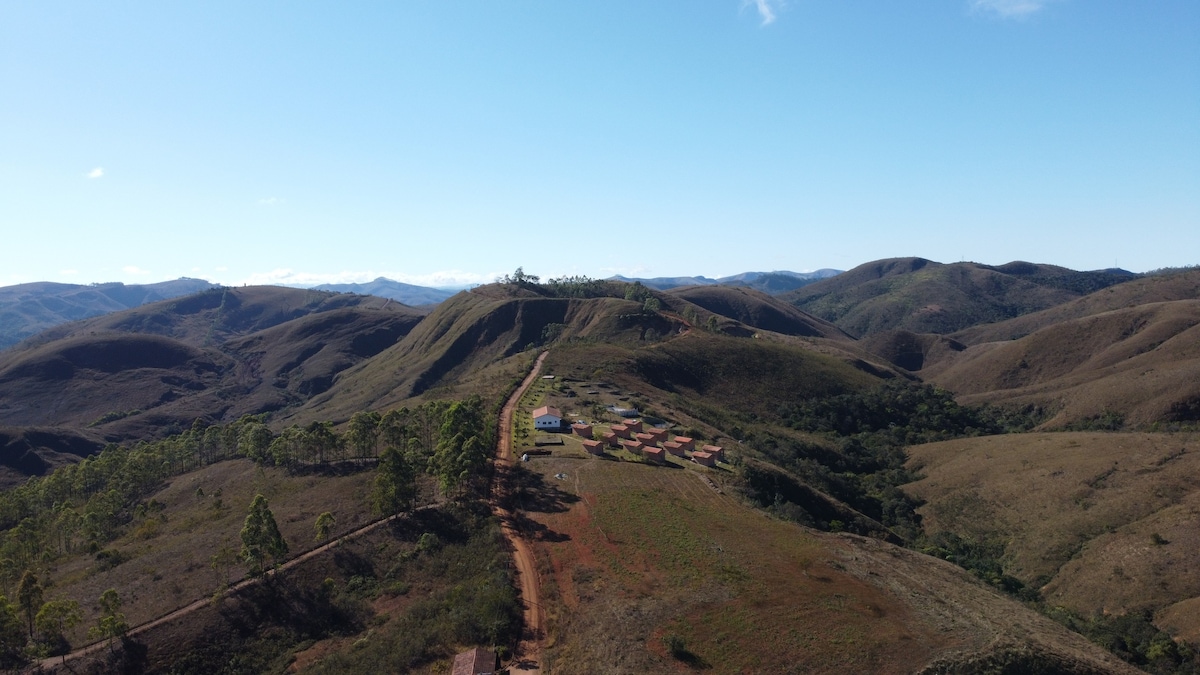 Chalé em Ecovila nas montanhas (03)